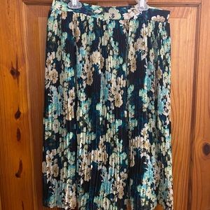 Floral green accordion skirt